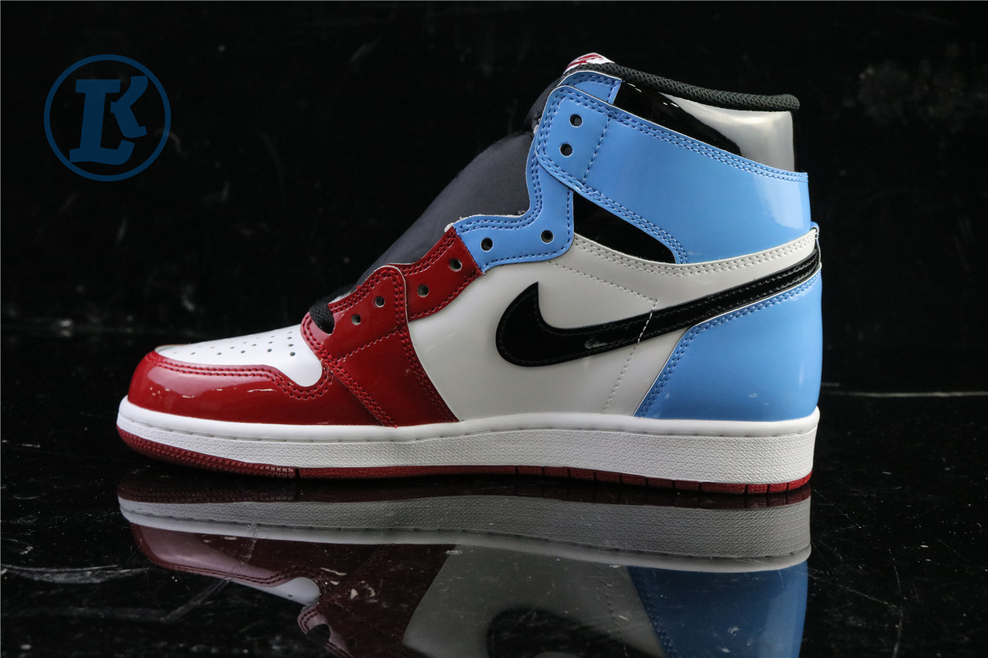 Air Jordan 1 High  Fearless UNC